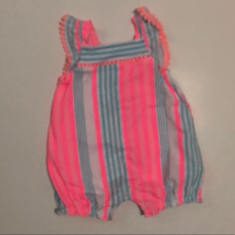 🚨4 x $20.00 🚨Very CUTE Suite Babygirl Carter’s